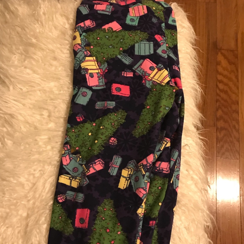 Lularoe OS Christmas Leggings